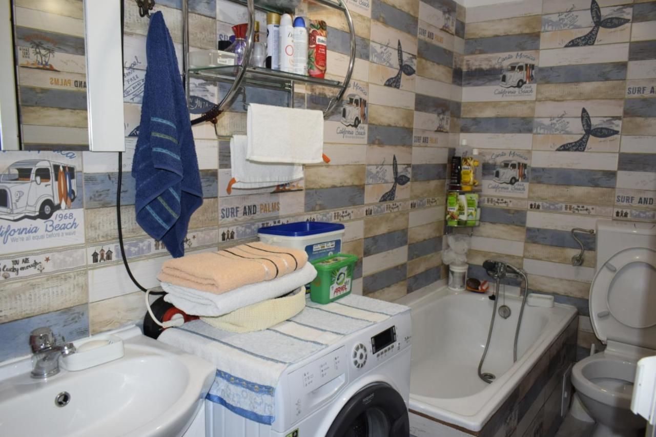 Проживание в семье Small and lovley room near Parlament with breakfast Бухарест-14