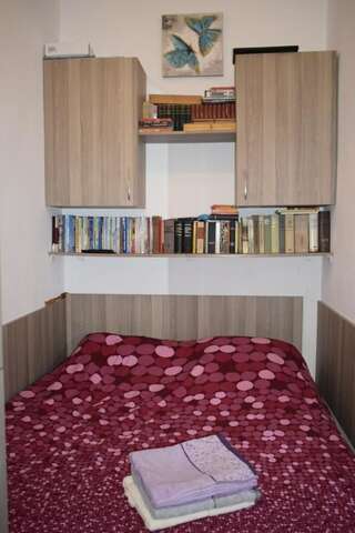 Проживание в семье Small and lovley room near Parlament with breakfast Бухарест-7